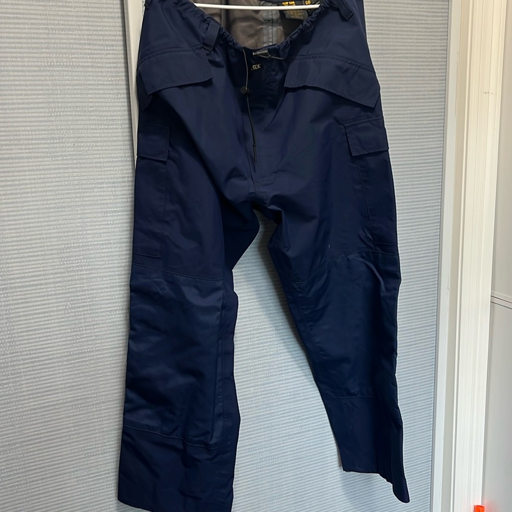 Gore Tex heavy weather pants coast guard compliant size large / regular